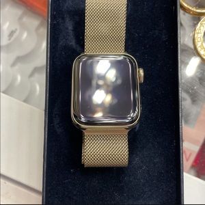 Apple watch Series 6 40mm gold